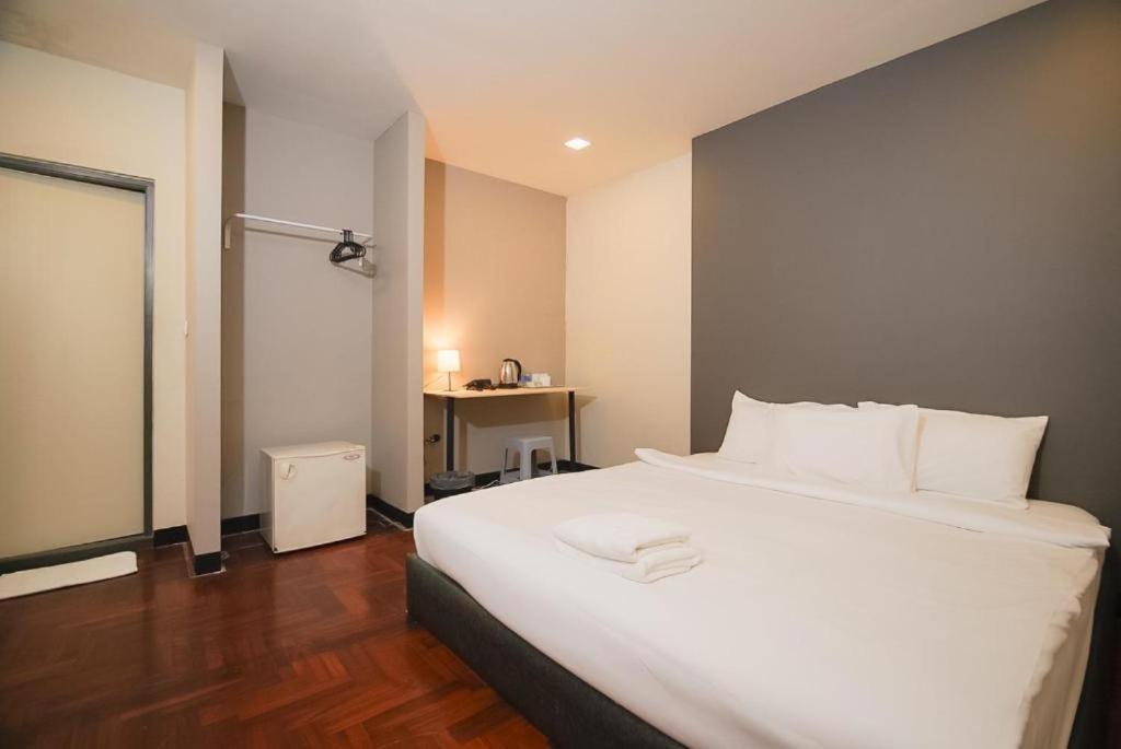 Z Go Inn Bts St Louis Silom V โกอินน์ บีทีเอส เซนต์หลุยส์ สีลม 3 Bangkok Exterior foto